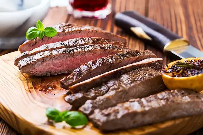 bistecca alla griglia con una dieta priva di carboidrati